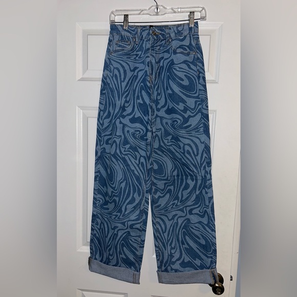 NWOT! H&M 90s Baggy High Rise Patterned Loose Fit Straight Leg Jeans (Size 0) - Picture 4 of 7
